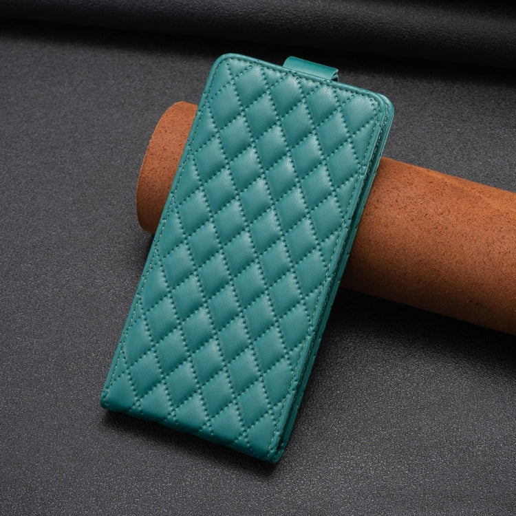 For Samsung Galaxy S25 5G Diamond Lattice Vertical Flip Leather Phone Case(Green) - Galaxy S25 5G Cases by PMC Jewellery | Online Shopping South Africa | PMC Jewellery | Buy Now Pay Later Mobicred