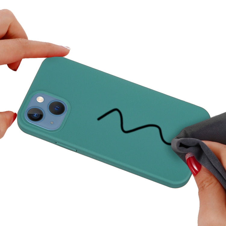 For iPhone 15 Solid Color Silicone Phone Case(Pine Needle Green) - iPhone 15 Cases by PMC TechLife | Online Shopping South Africa | PMC TechLife
